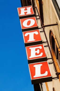 Eski bir otel cephe otel harflere