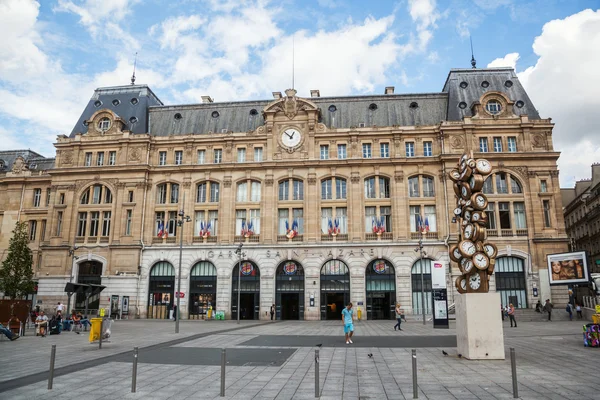 在法国巴黎圣拉扎尔火车站 — 图库照片