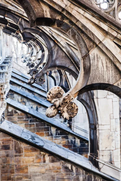 Detalle de la famosa Catedral de Milán en Milán, Italia —  Fotos de Stock