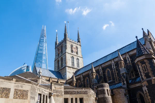 Old church with the famous The Shard skyscraper behind in London, UK — Stock Photo, Image