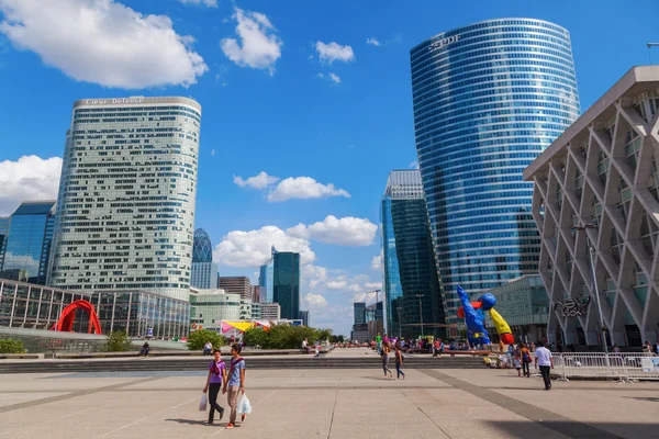 Utsikt över distriktet La Defense i Paris — Stockfoto