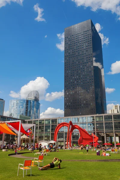 Vista do distrito de La Defense em Paris, França — Fotografia de Stock