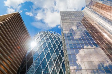 Paris, Fransa, La Defense İlçesi'nde modern gökdelen