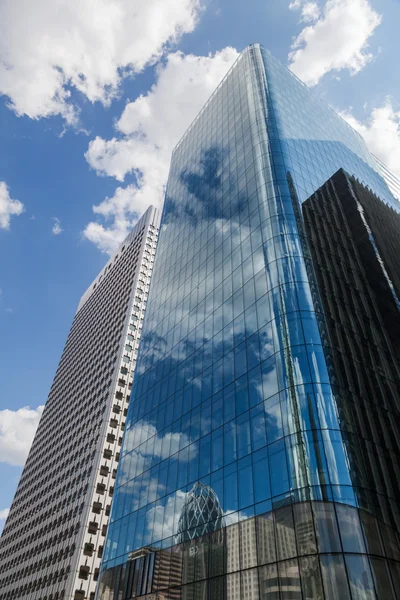 Modern skyscraper in the La Defense district in Paris, France — Stock Photo, Image
