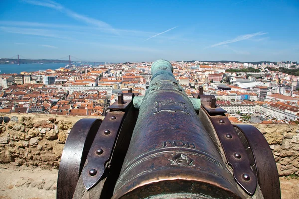 Kanon met luchtfoto uitzicht over de stad van Lissabon, Portugal — Stockfoto