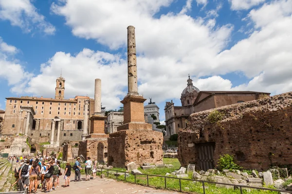 Op het Forum Romanum in Rome, Italië — Stockfoto