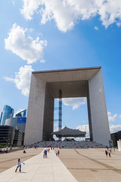 Grande Arche nel distretto finanziario La Defense a Parigi, Francia Foto Stock Royalty Free