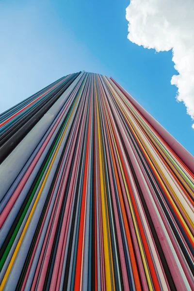 Columna del artista Raymond Moretti en París, Francia — Foto de Stock