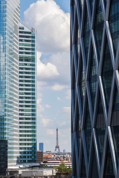 Hochhäuser im Finanzviertel la Defense in Paris, Frankreich — Stockfoto