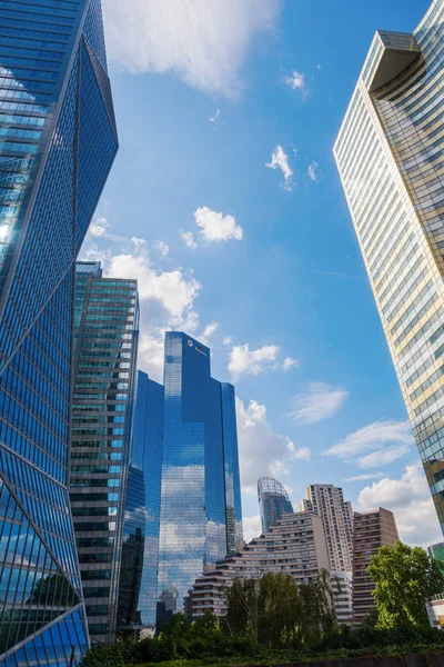 Skyscrapers in the financial district La Defense in Paris, France — Stock Photo, Image