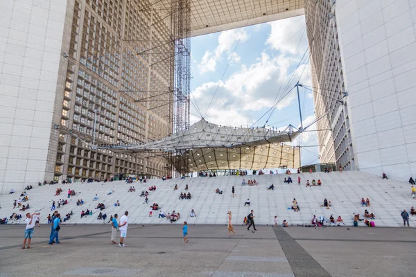 Grande arche στο Παρίσι, Γαλλία — Φωτογραφία Αρχείου