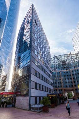 Modern ofis binaları mali ilçe La Defense, Paris, Fransa
