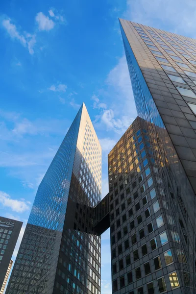 Modern office buildings in the financial districts La Defense in Paris, France — Stock Photo, Image