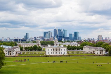 Canary Wharf skyline ile kız evine Greenwich tepeden görüntülemek