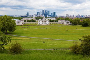 Canary Wharf skyline ile kız evine Greenwich tepeden görüntülemek