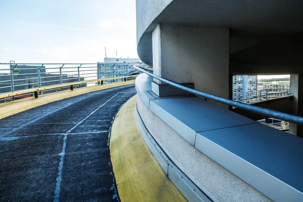 På en parkering ramp — Stockfoto