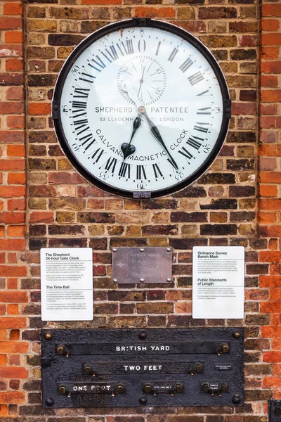 Shepherd Gate Relógio no Royal Greenwich Observatory em Greenwich, Londres, Reino Unido — Fotografia de Stock