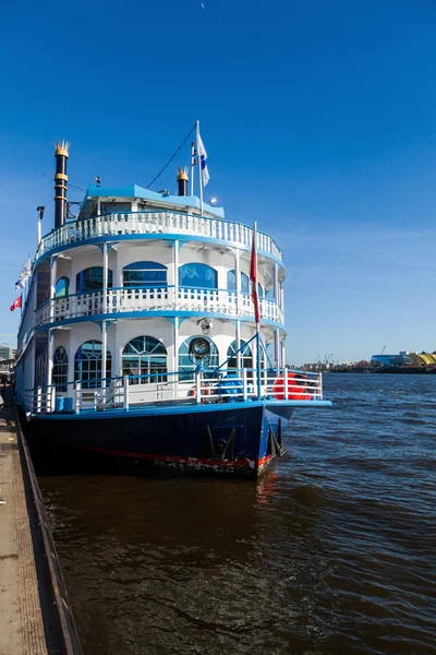 St Pauli Jetties en Hamburgo, Alemania — Foto de Stock