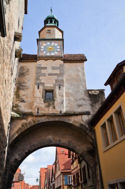 Eski şehir kapısı pitoresk Rothenburg ob der Tauber, Almanya