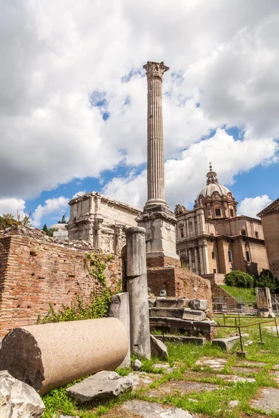 Foro romano en roma, italia — Foto de Stock