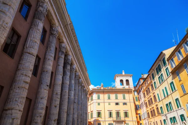 Tempel von Hadrian in Rom, Italien. — Stockfoto