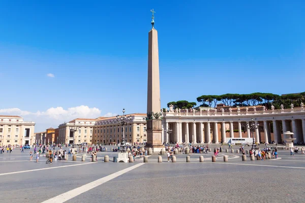 St Peters torg n Vatikanstaten — Stockfoto