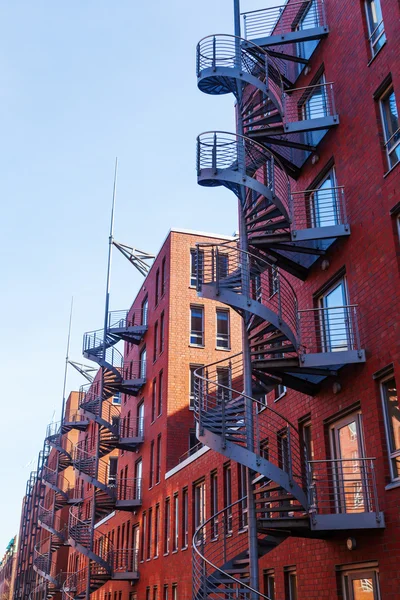 Edifícios de tijolos no distrito de armazém de Hamburgo, Alemanha — Fotografia de Stock