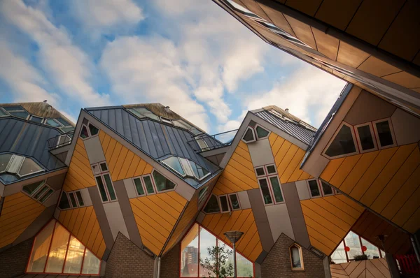 Krychle domy architekta Piet Blom v Rotterdam, Nizozemsko — Stock fotografie