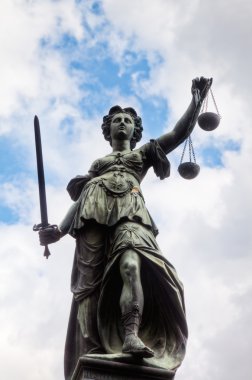 Justitia heykel içinde eski şehir, Frankfurt am Main, Almanya