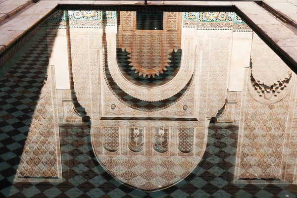 Ben Youssef Medersa épülete a Medina Marrakech, Marokkó — Stock Fotó