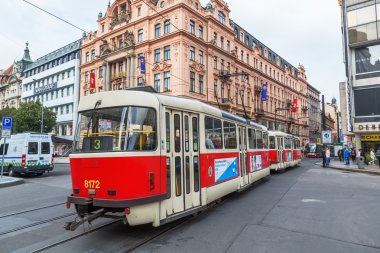 Prag, Çek Cumhuriyeti eski tramvay ile yeni şehir