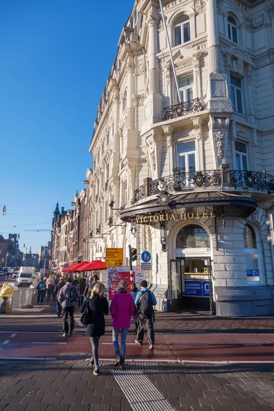 Uitzicht op straat in de stad van Amsterdam, Nederland — Stockfoto