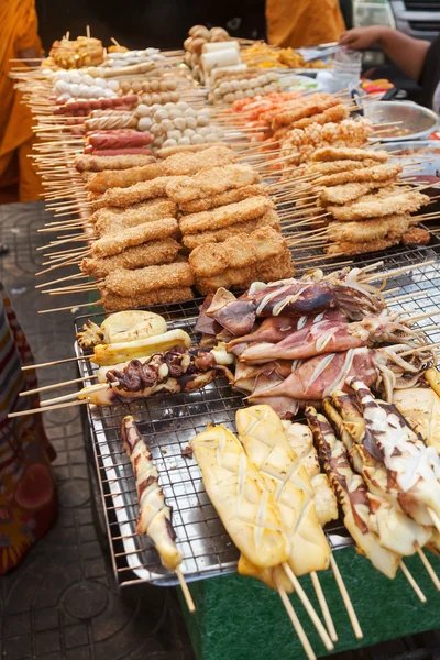 Meat and skewers at a traditional cook shop in Bangkok, Thailand — Stock Photo, Image