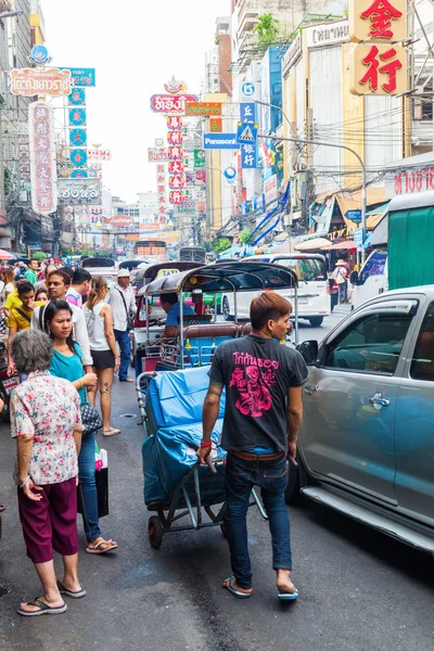 Pouliční scéna v čínské čtvrti, Bangkok, Thajsko — Stock fotografie