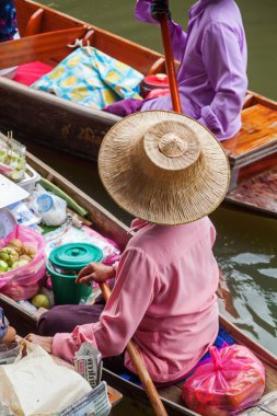 Tayland Damnoen Saduak yüzen Pazar