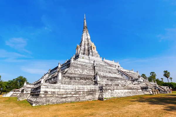 Chedi Phukhao Thong Thai en Ayutthaya, Tailandia —  Fotos de Stock