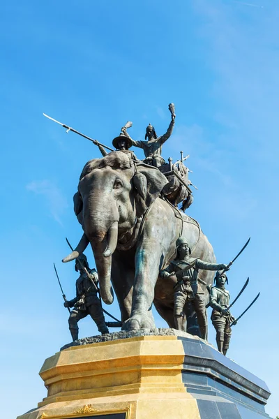 Monumento della Regina Suriyothai ad Ayutthaya, Thailandia — Foto Stock