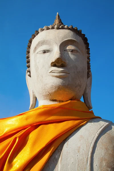 Escultura de Buda em Wat Yai Chai Mongkon em Ayutthaya, Tailândia — Fotografia de Stock