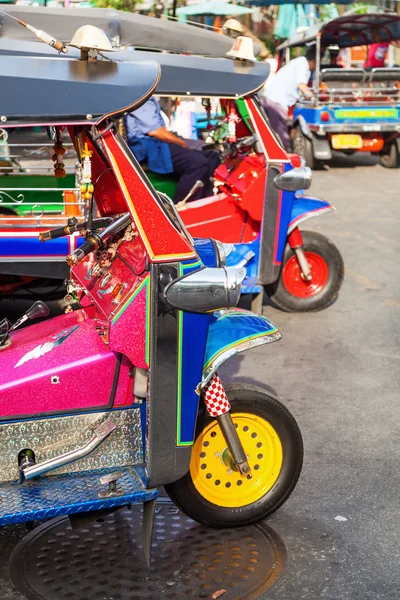 Tradiční tuktuks v Bangkoku, Thajsko — Stock fotografie