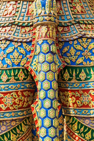 Detail of a traditional demon guardian sculpture at a temple in Bangkok, Thailand — Stock Photo, Image