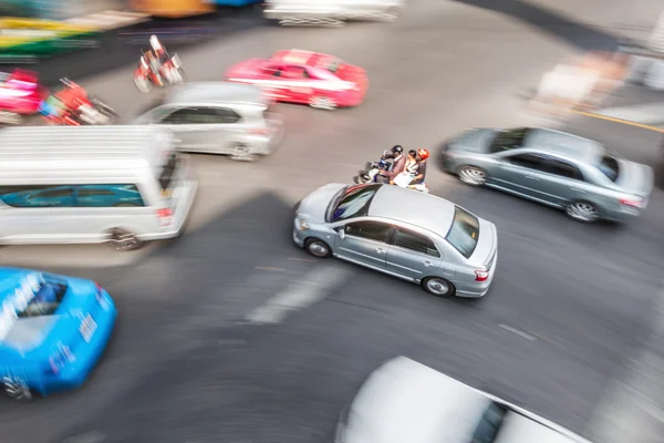 Ovansida av trafiken i Bangkok i rörelse oskärpa — Stockfoto