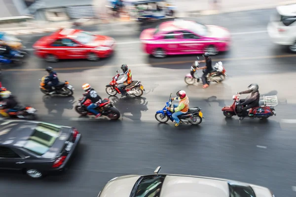 Вид на движение в Бангкоке в движении размыт — стоковое фото