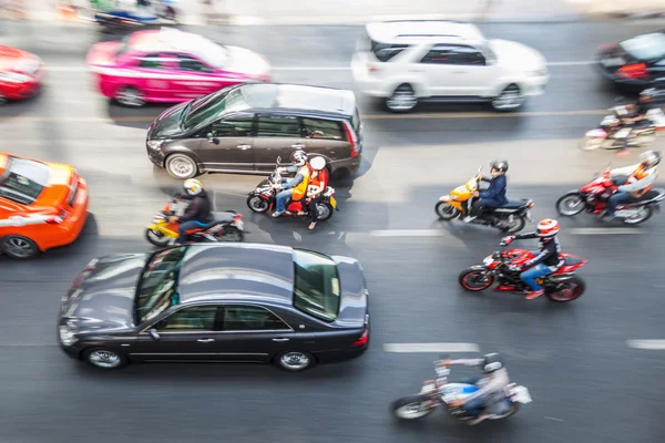 Ovansida av trafiken i Bangkok i rörelse oskärpa — Stockfoto