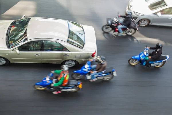 Vista dall'alto del traffico a Bangkok in movimento sfocatura — Foto Stock