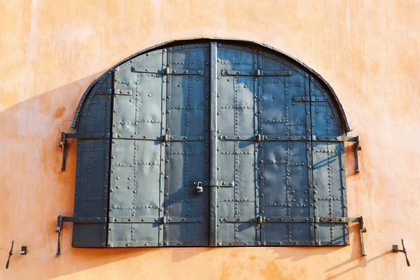 Antique window shutters of an old house in Prague, Czechia — Stock Photo, Image