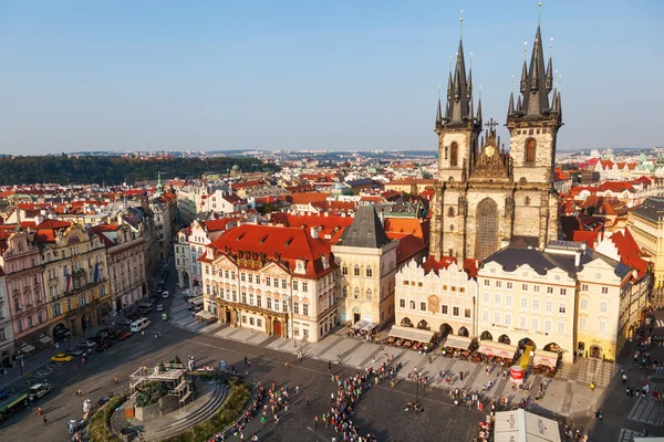 Plaza de la Ciudad Vieja con la Iglesia de Nuestra Señora ante Tyn en Praga, Chequia —  Fotos de Stock
