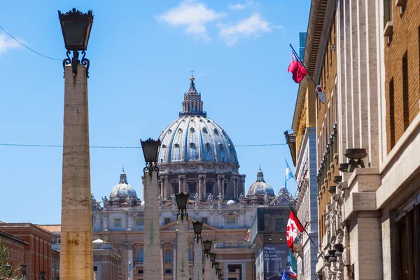 Vista de la Iglesia de San Pedro en Roma, Italia — Foto de Stock