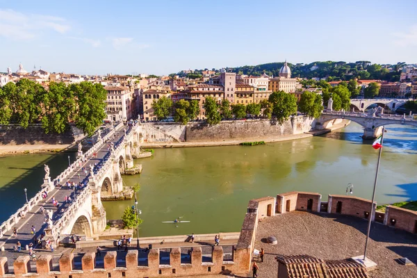 Letecký pohled na řeku Tiberu v Římě, Itálie — Stock fotografie