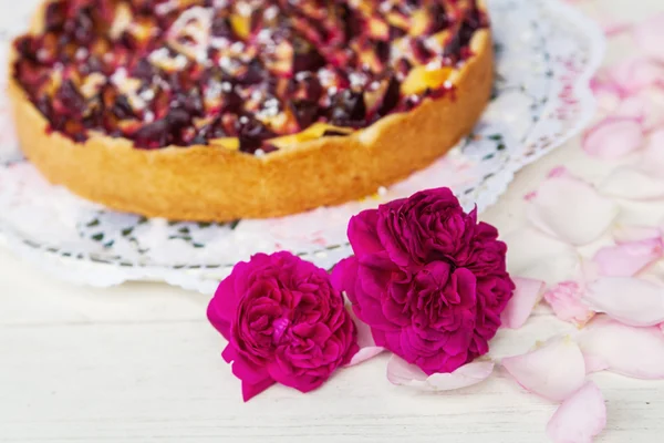 Delicious plum cake — Stock Photo, Image