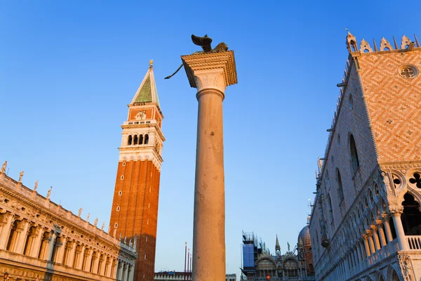 En la Plaza de San Marcos en Venecia, Italia — Foto de Stock